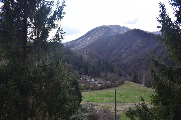 Serina Bagnella, introvabile villa singola pluriterrazzata con terreno di proprietà e box auto Serina