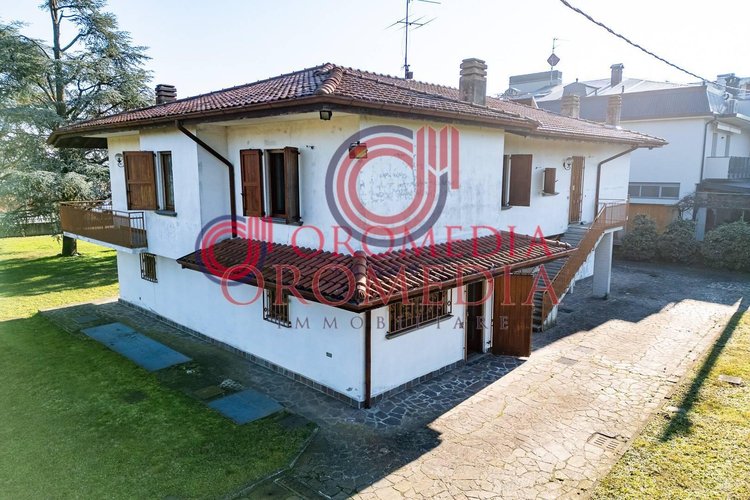 Villa singola Calcinate