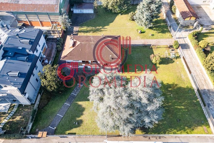 Villa singola Calcinate