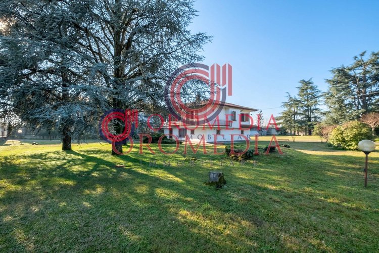 Villa singola Calcinate