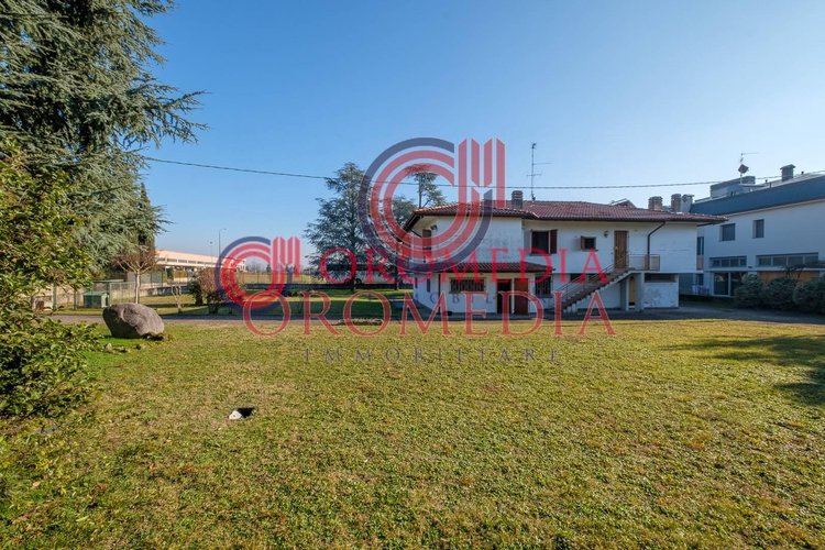 Villa singola Calcinate