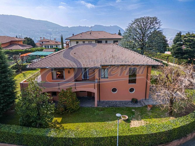 Villa singola Como