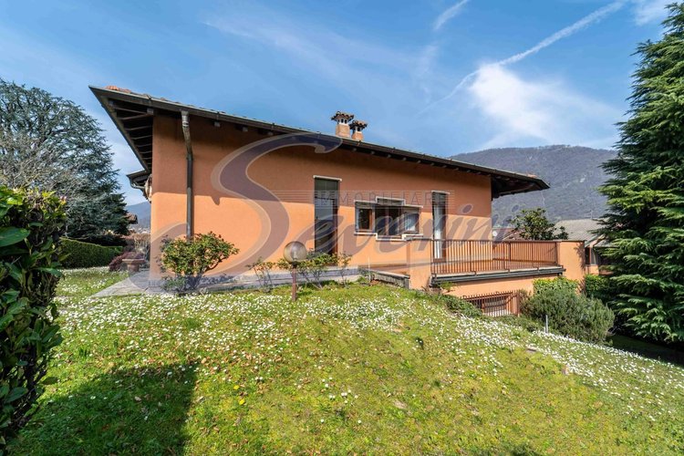 Villa singola Como