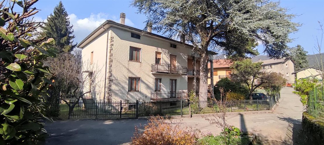 Sant’Omobono Terme primissime alture in esclusiva villa singola + terreno Sant'Omobono Terme