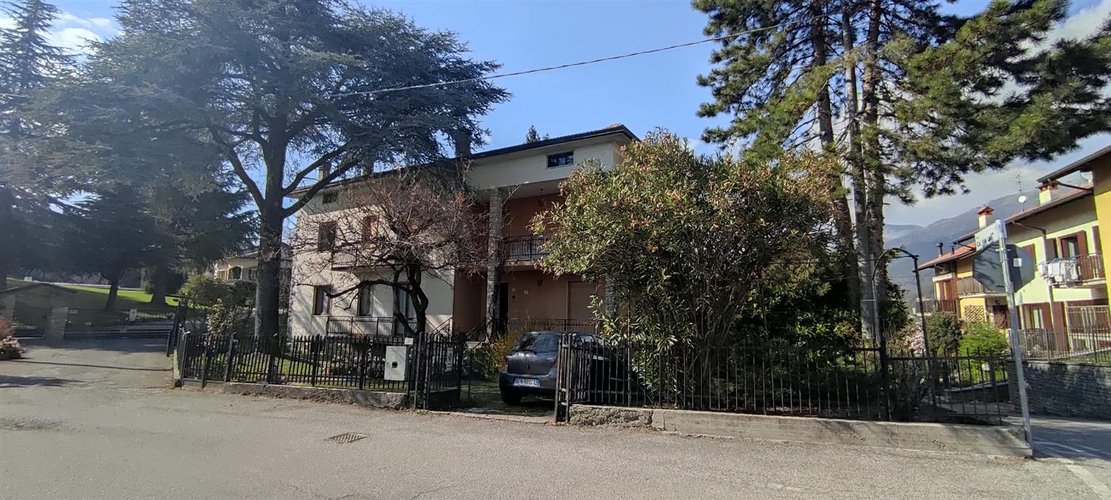 Sant’Omobono Terme primissime alture in esclusiva villa singola + terreno Sant'Omobono Terme