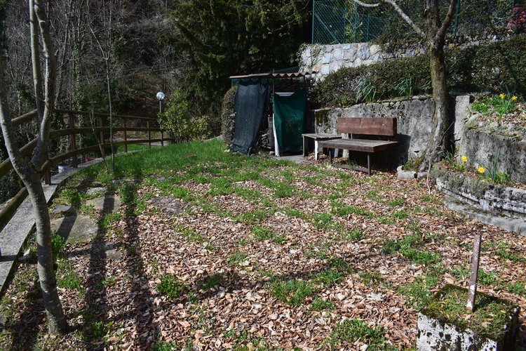 Costa Serina, ottimo bilocale con cantina e giardino privato attrezzato Costa Serina