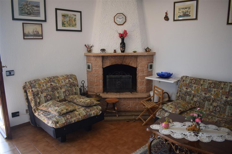 Costa Serina, ottimo bilocale con cantina e giardino privato attrezzato Costa Serina