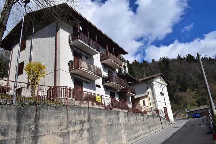 Costa Serina, ottimo bilocale con cantina e giardino privato attrezzato