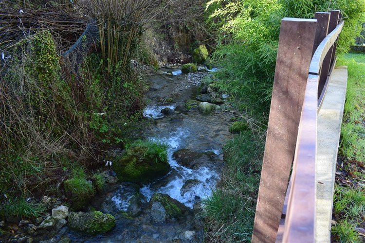 Serina, introvabile rustico su due piani con godibilissimo terreno a prato Serina