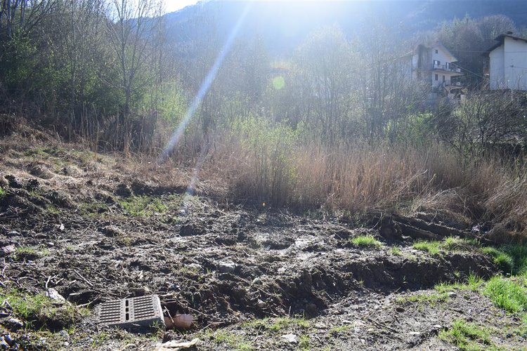 Serina, introvabile rustico su due piani con godibilissimo terreno a prato Serina