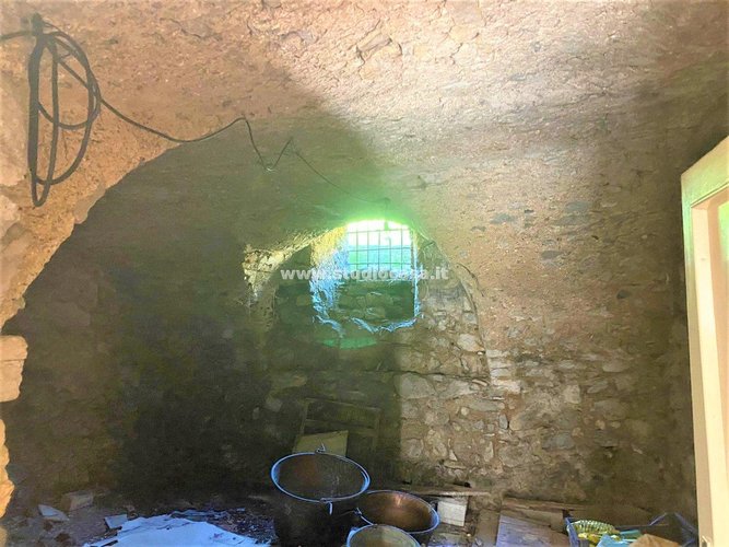 INDIPENDENTE  CASA CONTADINA! Bracca