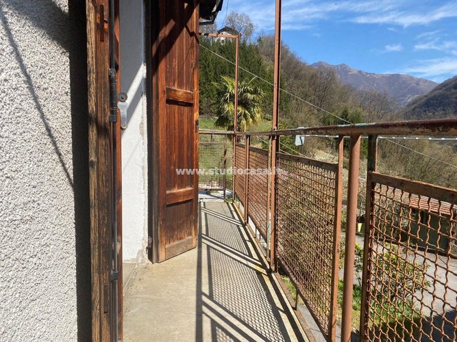 INDIPENDENTE  CASA CONTADINA! Bracca