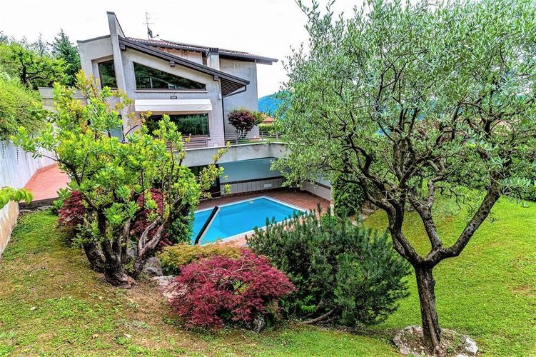 villa singola Nembro