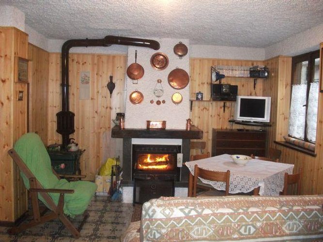 Studio Casa propone Bilocale a Costa Di Serina