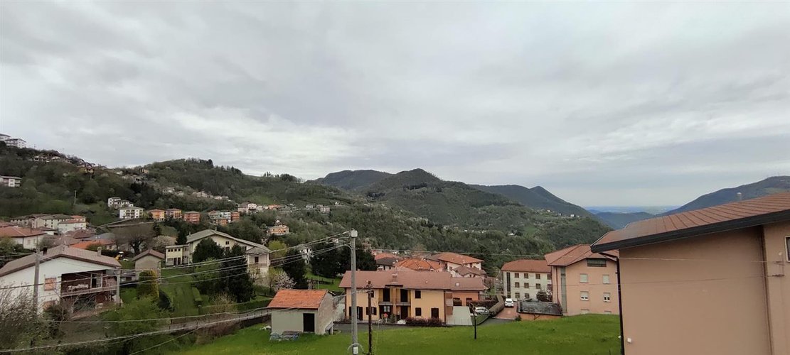 Berbenno trilocale balconato con cantina e box Berbenno