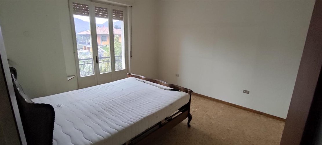 Berbenno trilocale balconato con cantina e box Berbenno