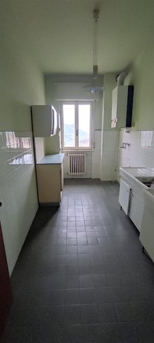 Berbenno trilocale balconato con cantina e box Berbenno