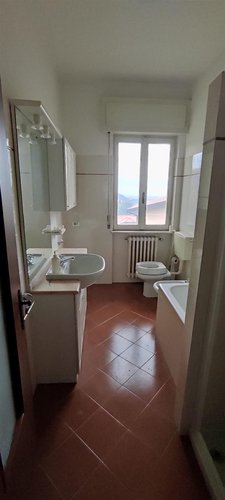 Berbenno trilocale balconato con cantina e box Berbenno