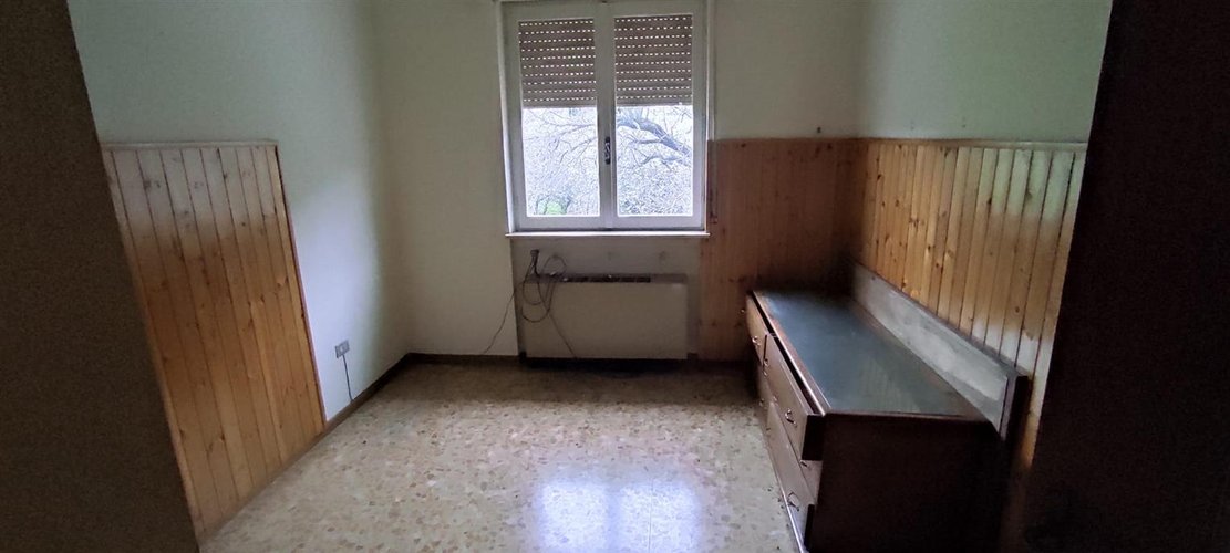 Berbenno trilocale balconato con cantina e box Berbenno