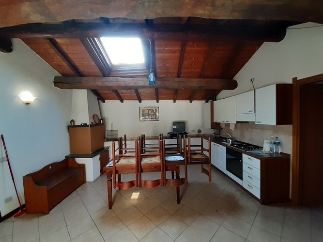 Sant’Omobono Terme in casa storica trilocale con camino e arredo Sant'Omobono Terme