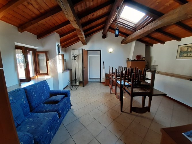 Sant’Omobono Terme in casa storica trilocale con camino e arredo Sant'Omobono Terme