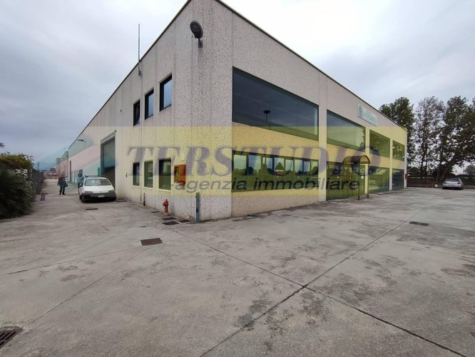 Capannone Industriale