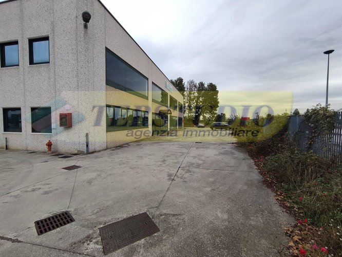 Capannone Industriale Spirano