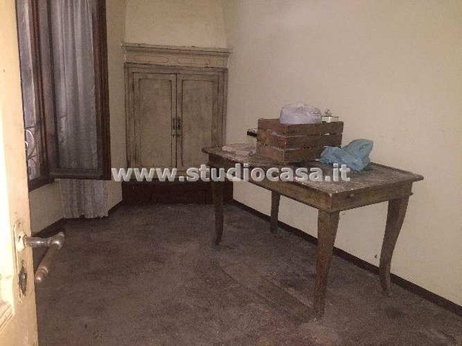 POSIZIONE CENTRALE E SERVITA!!!! Val Brembilla