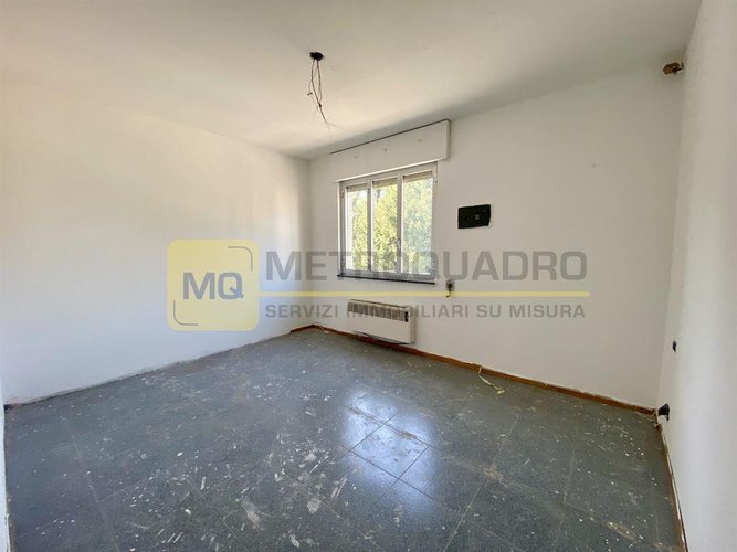 Lecco, zona Acquate, trilocale con terrazza in vendita Lecco