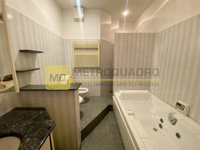 Lecco, zona Acquate, trilocale con terrazza in vendita Lecco