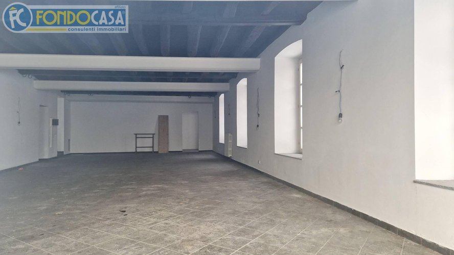 Locale Commerciale Como