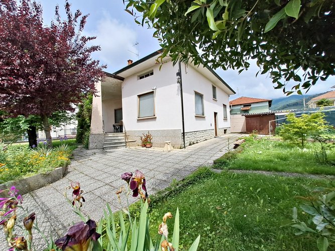 VILLETTA SINGOLA Trescore Balneario