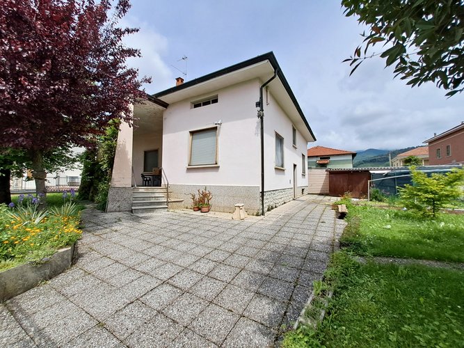 VILLETTA SINGOLA Trescore Balneario