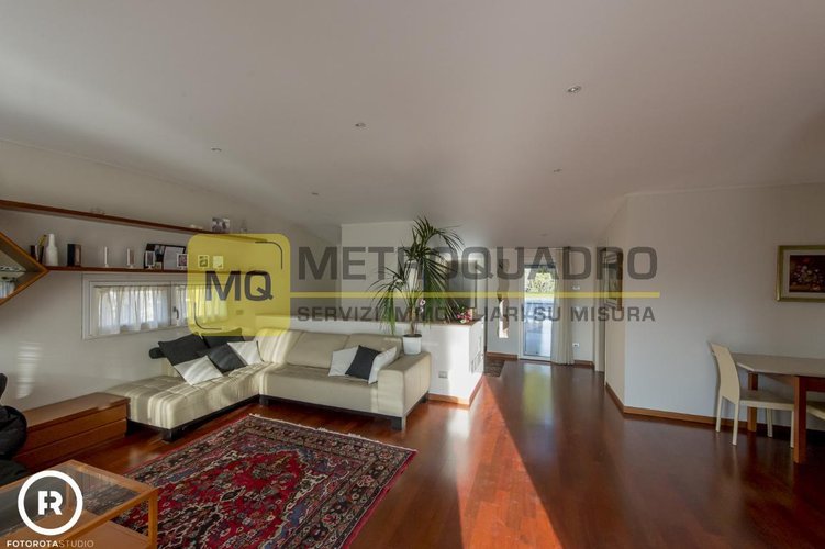 Villa 10 locali - Rif. VillaCastello1 Lecco