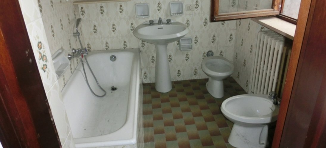 Capizzone, grazioso trilocale balconato con posto auto privato Capizzone