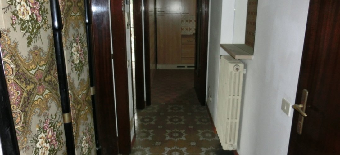 Capizzone, grazioso trilocale balconato con posto auto privato Capizzone