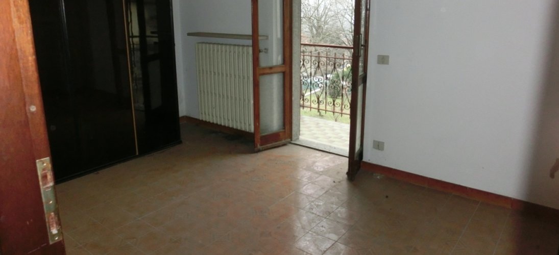 Capizzone, grazioso trilocale balconato con posto auto privato Capizzone