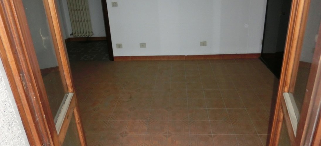 Capizzone, grazioso trilocale balconato con posto auto privato Capizzone