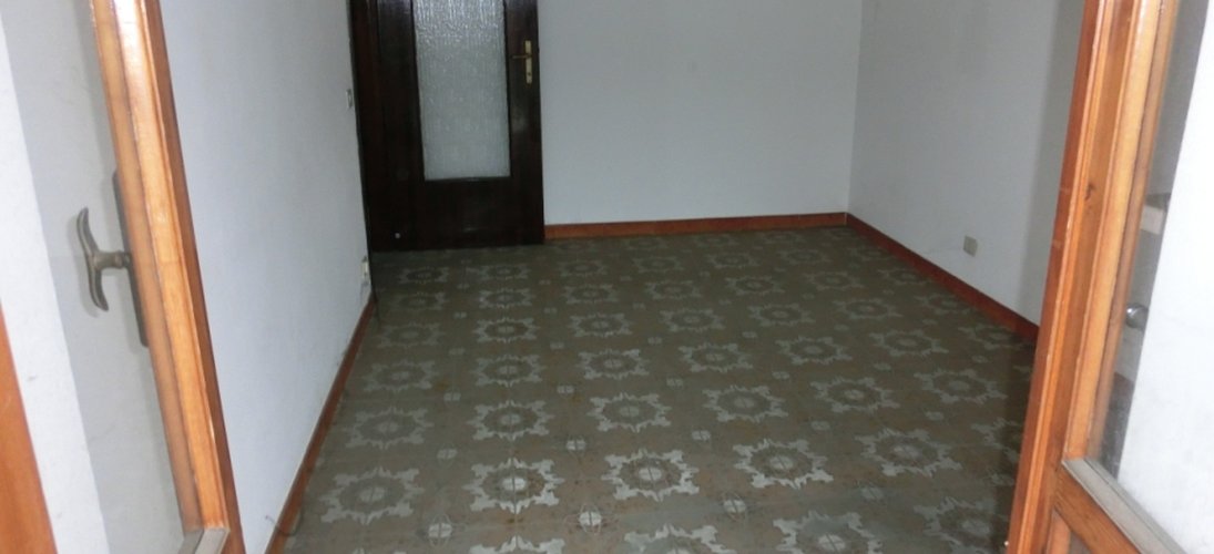 Capizzone, grazioso trilocale balconato con posto auto privato Capizzone