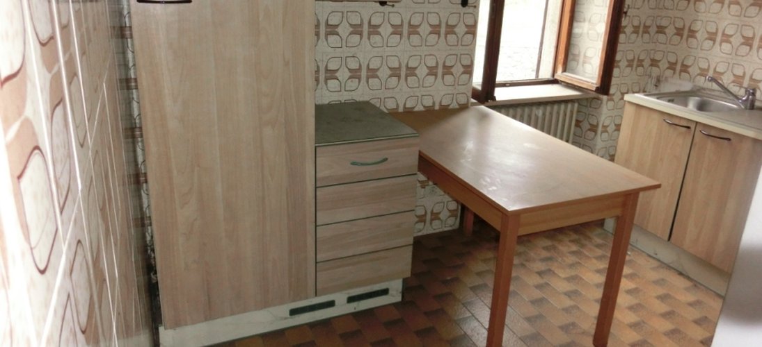 Capizzone, grazioso trilocale balconato con posto auto privato Capizzone