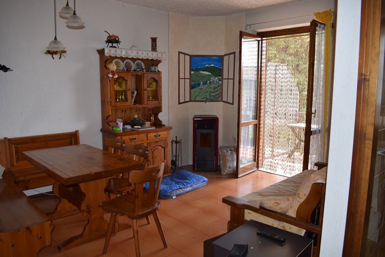 Costa Serina grazioso bilocale con terrazzo coperto Costa Serina