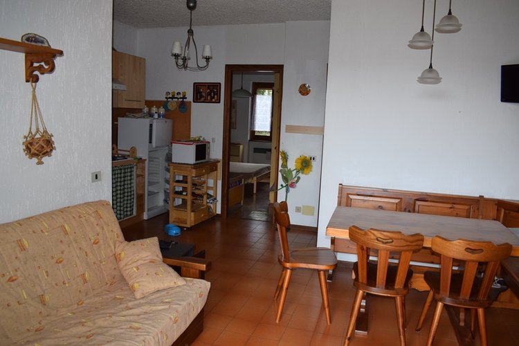 Costa Serina grazioso bilocale con terrazzo coperto Costa Serina