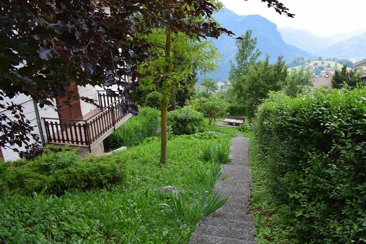 Costa Serina grazioso bilocale con terrazzo coperto Costa Serina