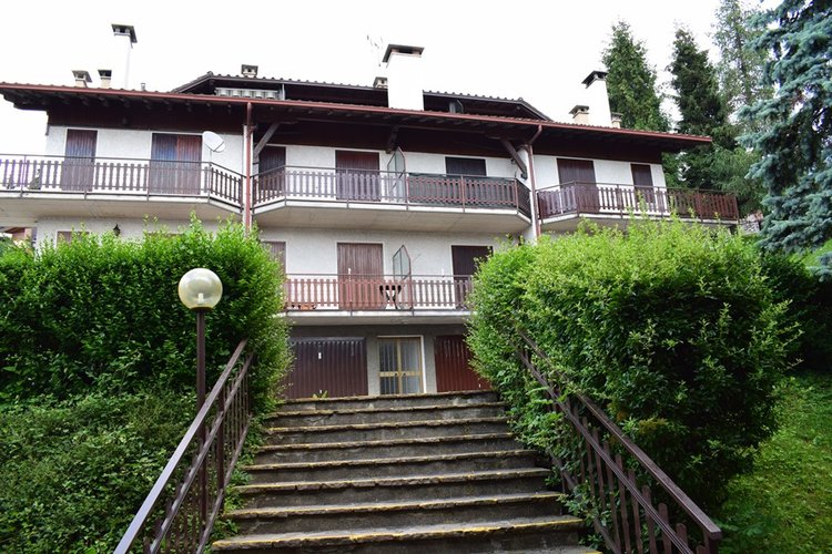 Costa Serina grazioso bilocale con terrazzo coperto Costa Serina