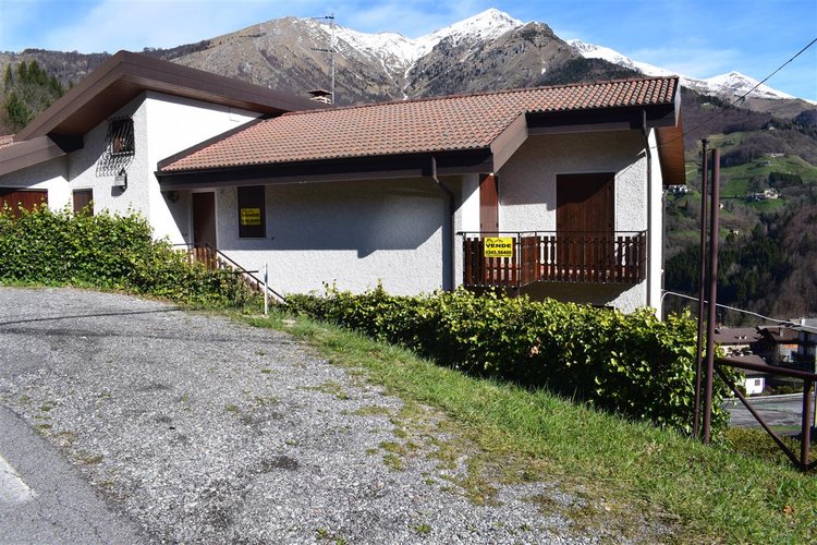 Oltre il Colle zona esclusiva, panoramico appartamento pluriterrazzato con cantina