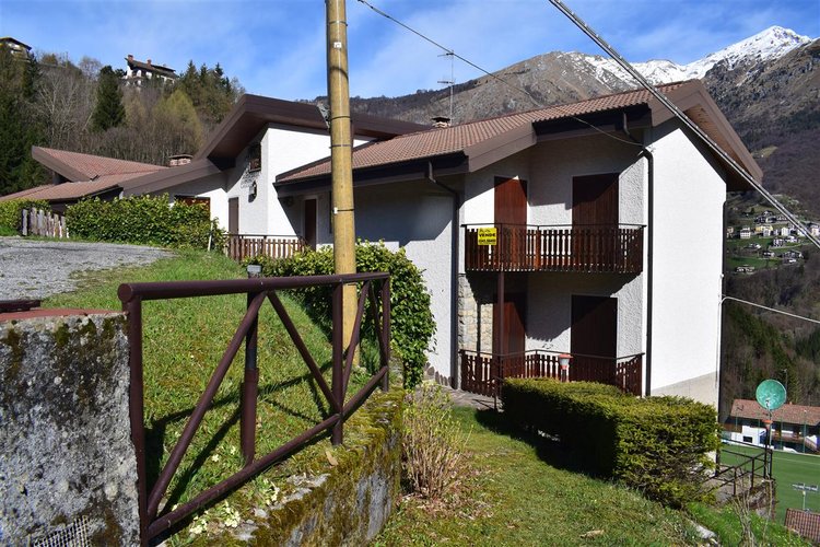 Oltre il Colle zona esclusiva, panoramico appartamento pluriterrazzato con cantina Oltre il Colle