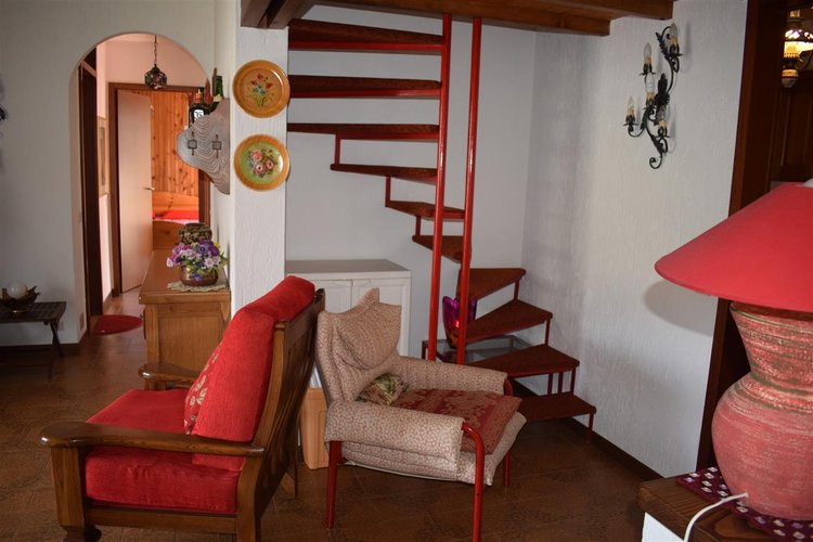 Oltre il Colle zona esclusiva, panoramico appartamento pluriterrazzato con cantina Oltre il Colle