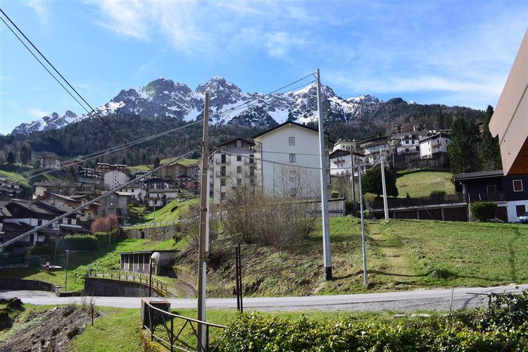 Oltre il Colle zona esclusiva, panoramico appartamento pluriterrazzato con cantina Oltre il Colle