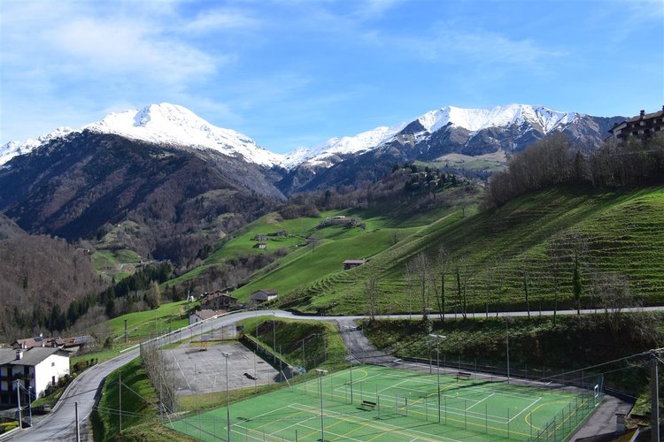 Oltre il Colle zona esclusiva, panoramico appartamento pluriterrazzato con cantina Oltre il Colle