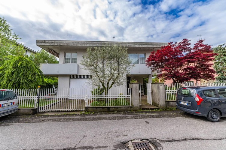 Villetta bifamiliare Albino